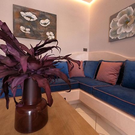The Rock Luxury Homes Mesaria Bagian luar foto